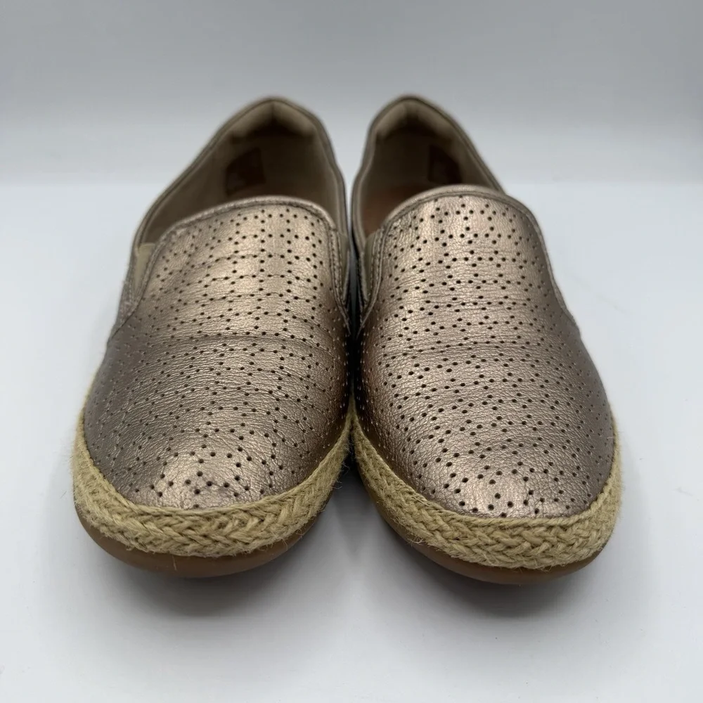 Clarks Danelly Molly Shoes Womens 9.5 M Metallic Gold Perforated Leather Slip On